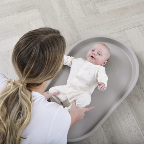 Shnuggle - Matelas à langer Squishy - Taupe